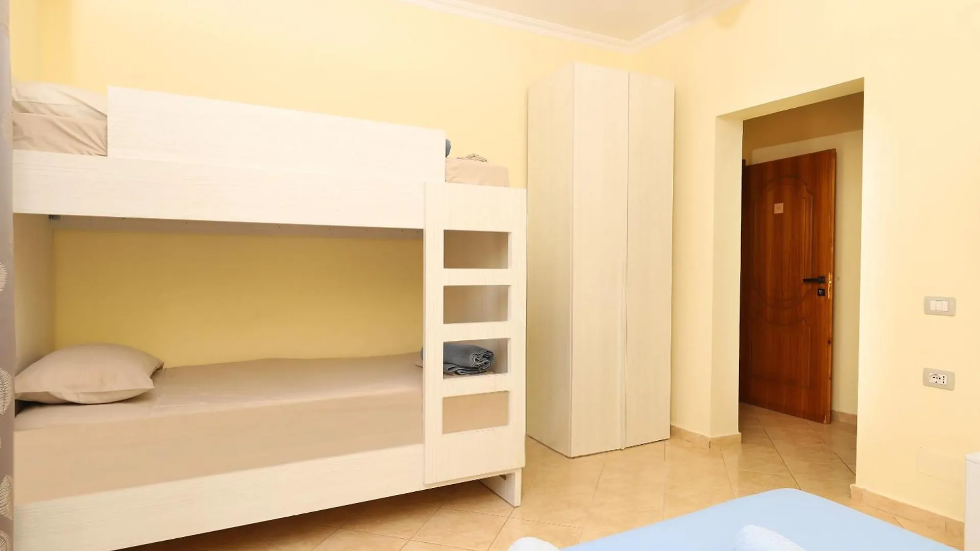 Sunny Side Apartments Vlorë