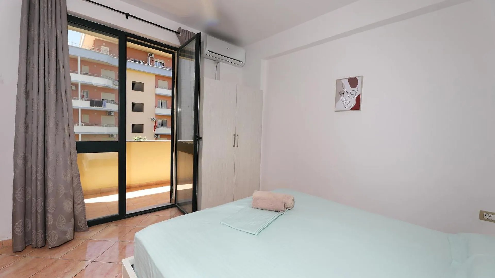 Sunny Side Apartments Vlorë